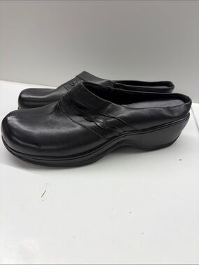 Like new Softwalk Amber Slip-on Clogs Women’s size 10.5